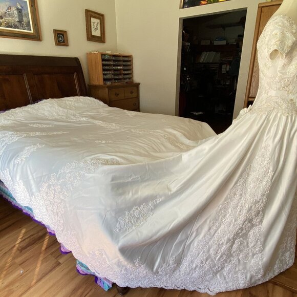 1) Wedding Gown: The Longest Train - Picture 7 of 16